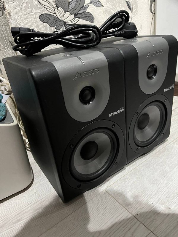 Студийные мониторы Alesis M1 Active 520 пара