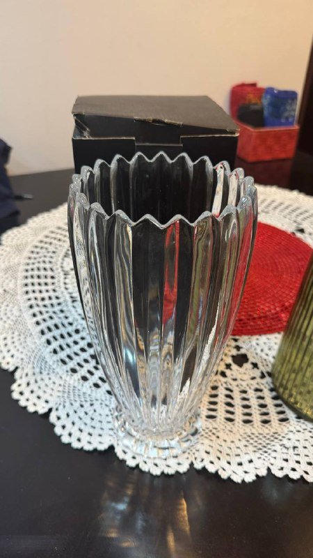 Вазы белая, зеленая 3