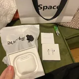 AirPods 4 1