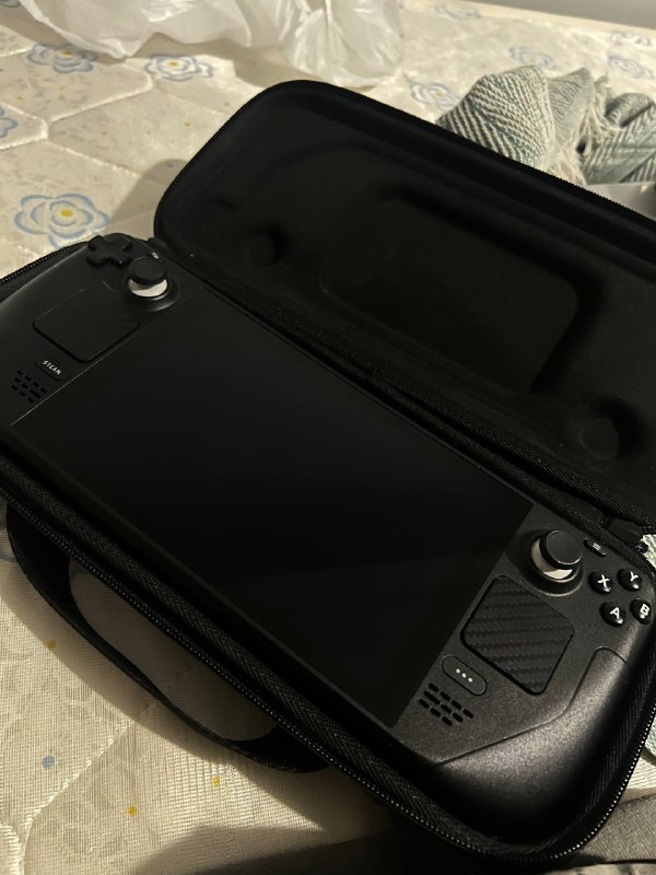 Steam Deck LCD 1TB, зарядка, чехол, кейс