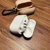 AirPods 4, чехол 1