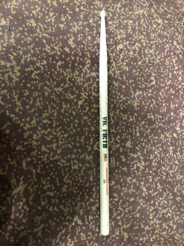 Барабанная палочка Vic Firth American Classic 2B 2
