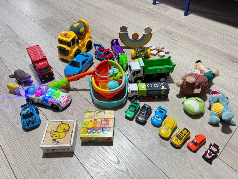 Детские игрушки, машинки, кубики, рыбалка, балансир