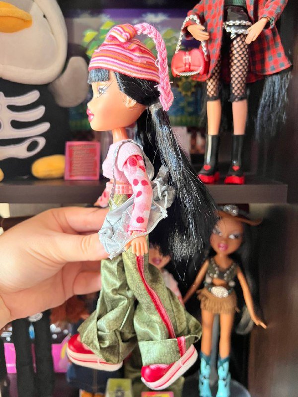Кукла Bratz Jade first edition с аксессуарами 3