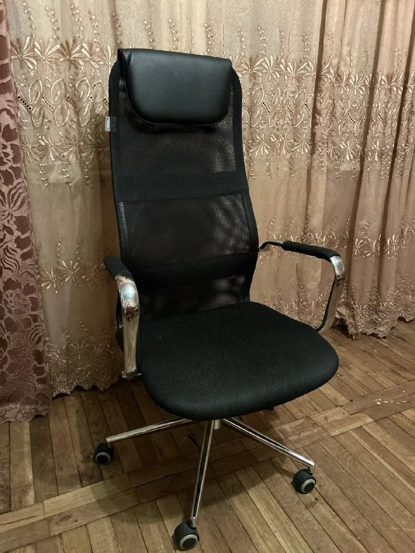 Офисный компьютерный стул 1