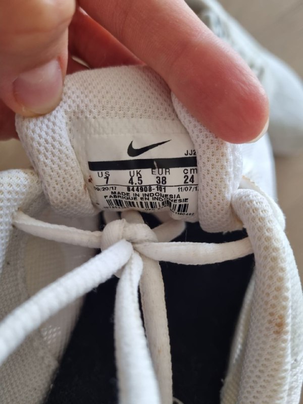Кроссовки Nike размер 38 5