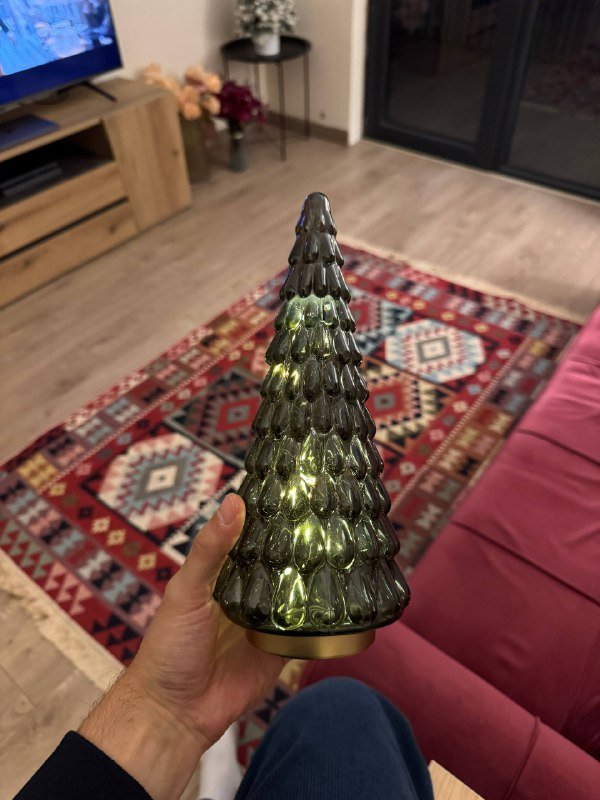 Стеклянная светящаяся елка статуэтка Jysk 3