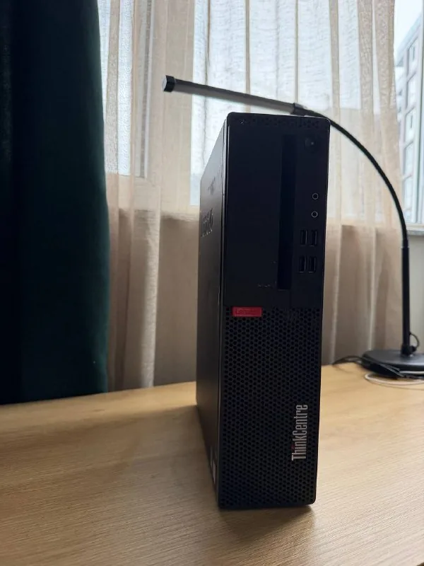 Системный блок Lenovo ThinkCentre M710S, монитор HP M24f 1