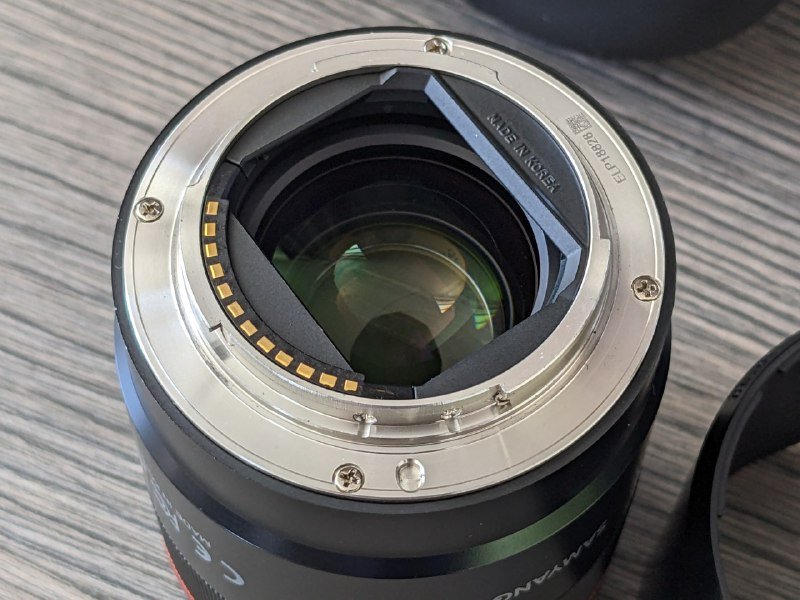 Объектив Samyang AF 75mm f1.8 Sony E 2