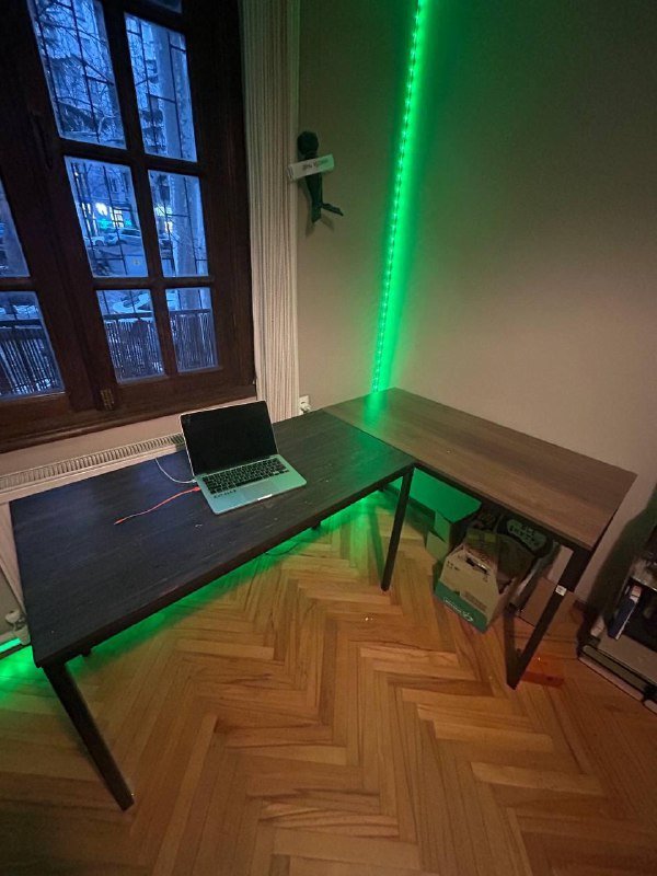 два стола Jysk