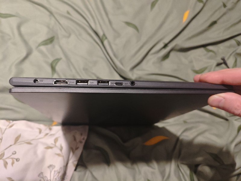 Ноутбук ASUS Vivobook, геймпад, мышь Razer 1