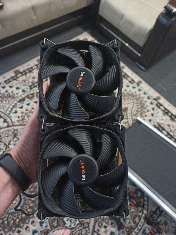 Сломанный ноутбук HP 635, видеокарта Radeon Vega RX 64, материнская плата Asus ROG Crosshair VIII Hero 4