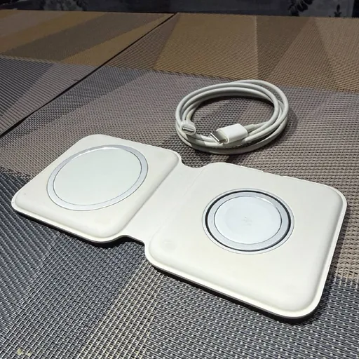 Apple MagSafe Duo Charger