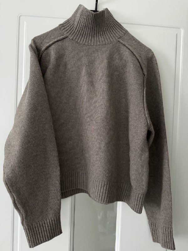 UGG ботинки, свитеры H&M и Massimo Dutti, костюм H&M 4