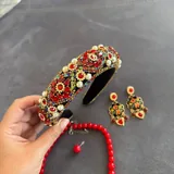 Ободок, серьги, красные бусы 2