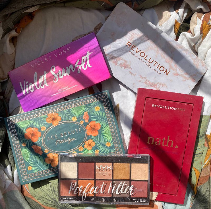 Палетки теней Violet Voss, NYX, ACE Beauty, Revolution