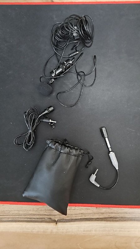 2 микрофона Boya с переходниками и мешочком