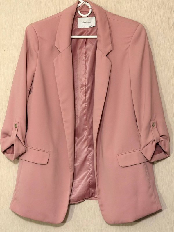 Розовый пиджак Stradivarius, Светло-зелёный пуховик H&M, iPhone 11 128 GB 1