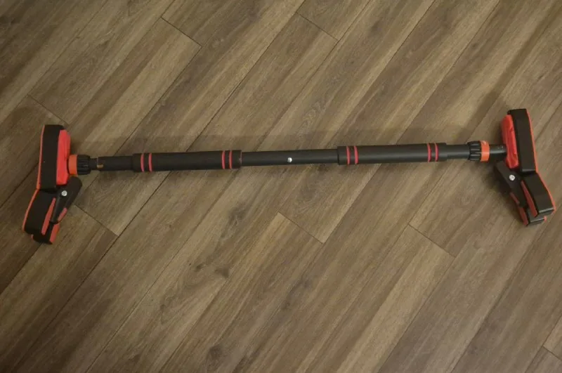 Распорный турник