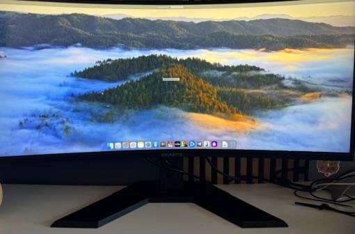 Игровое кресло Ficmax, монитор Gigabyte G34QWC 34"