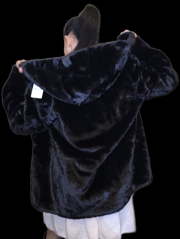 Полу шубки белая и черная оверсайз S M L 2