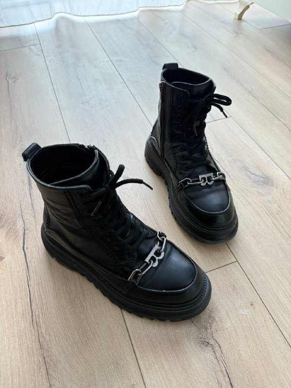 Мус пенка, лак для волос, пуховик Puma, термо кофты Columbia, ботинки, чехол для спонжа, ночнушка, чехол на фотоаппарат, колготы, кофта Ace 5