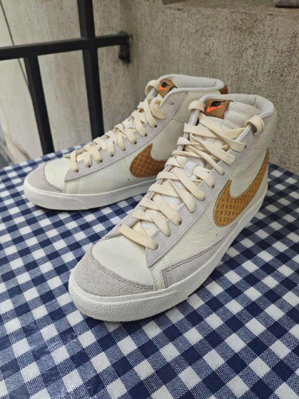 Кроссовки Nike Blazer MID '77 VNTG