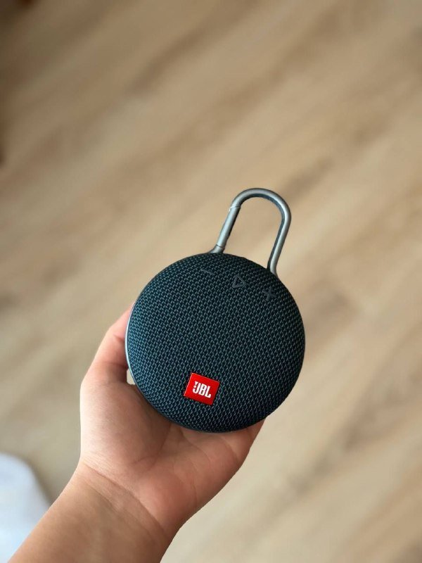 Роутер TP-link, колонки JBL Clip 3, жёсткий диск Seagate, фитнес-браслет Huawei, телефон Redmi Note 11 Pro, разговорник 2