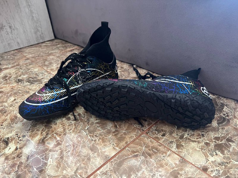 Шиповки 36 размера новые 2