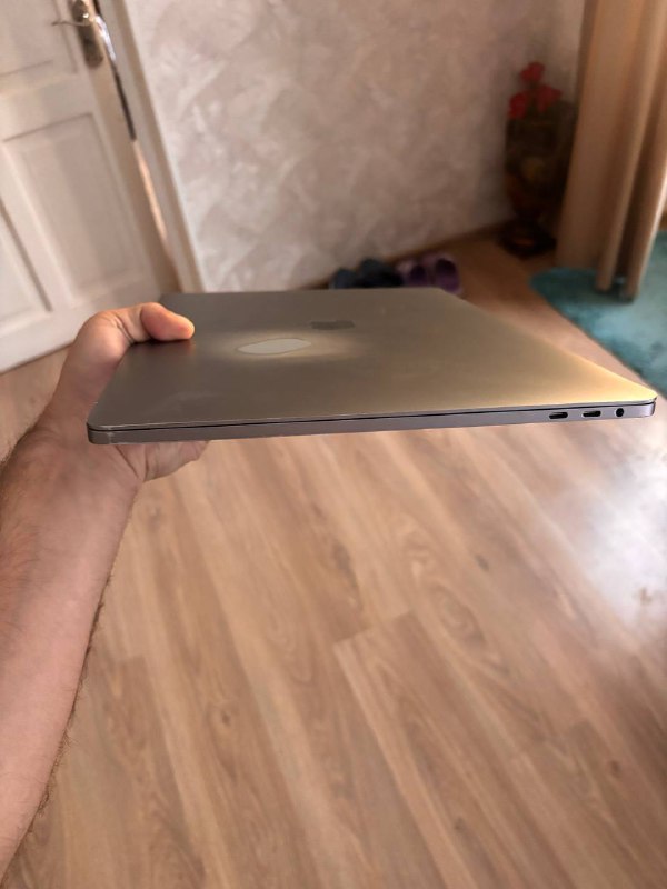 Macbook Pro 15.6 дюймов 2019 i7 16/500GB 3