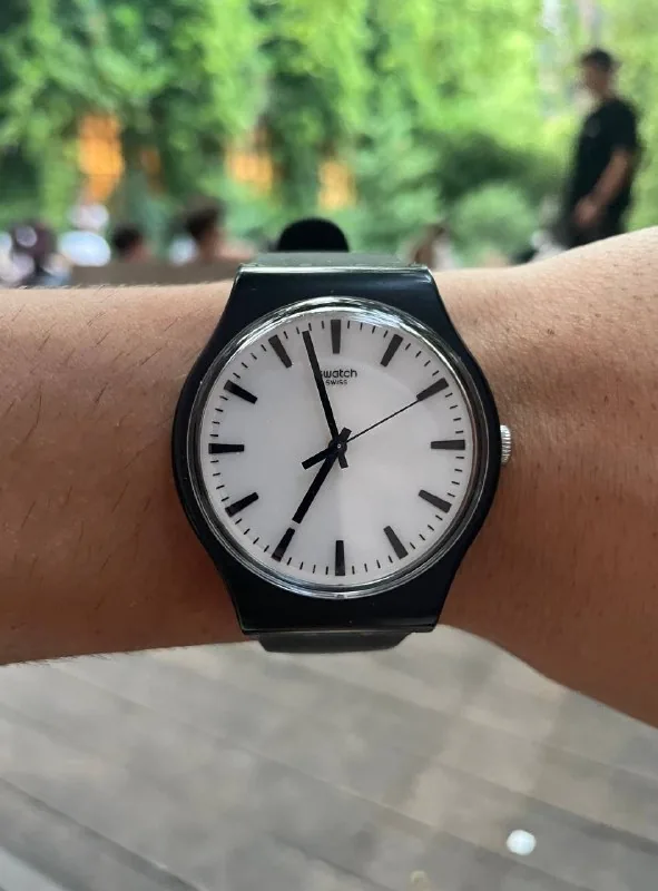 Swatch Blackback Pay часы 1