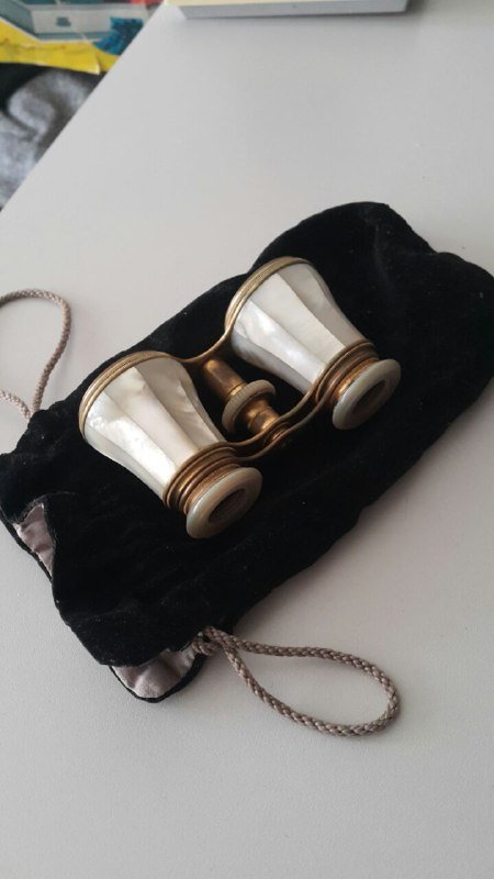 Театральный перламутровый бинокль