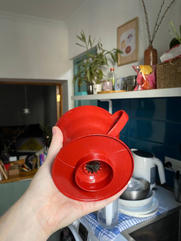 Воронка V60 пластиковая красного цвета 3