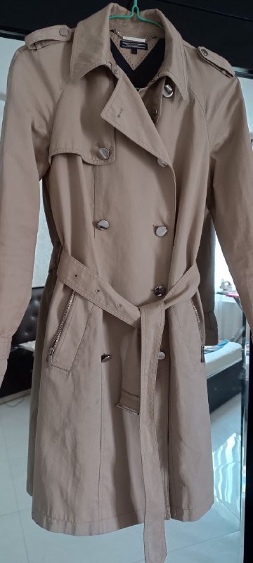 Плащ Tommy Hilfiger, брюки Liviana Conti 2