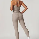 Женский спортивный костюм бежевого цвета 2