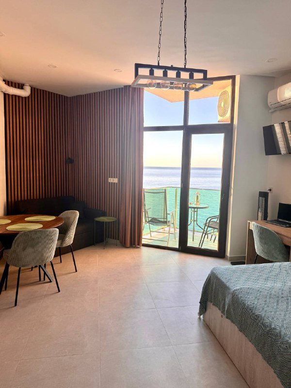 Уютная студия на первой линии с видом на море в Гонио