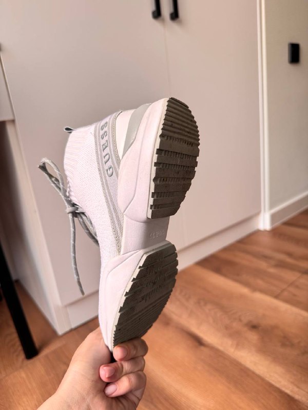 Puma-Nike обувь, 100 лари, Guess обувь, 150 лари 10