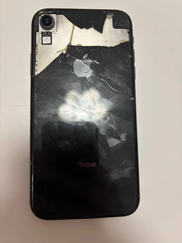 iPhone 8, iPhone XR 8
