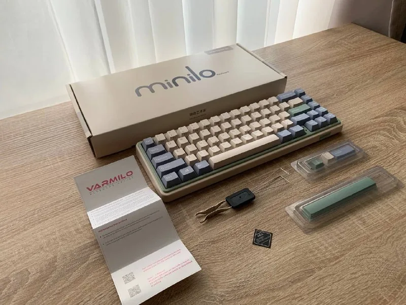 Механическая клавиатура Varmilo Minilo VXT67, игровая мышь HyperX Pulsefire Haste 2 Wireless 1