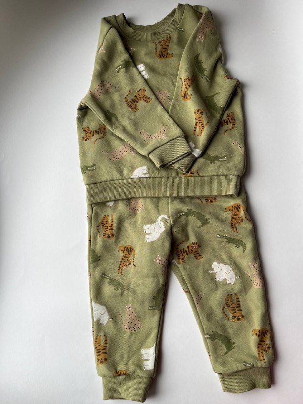 Детские вещи: халат, гольфы, костюмы, худи, джинсы, ботинки, одеяло 3