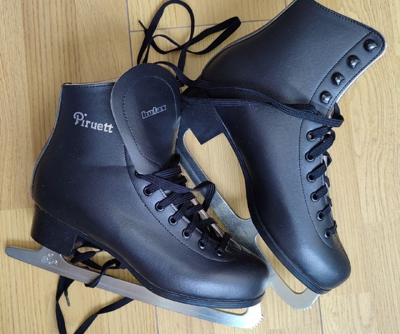 Женские фигурные коньки 38-39 размер