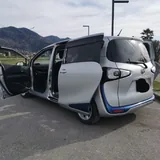 Toyota Sienta Hybrid 2