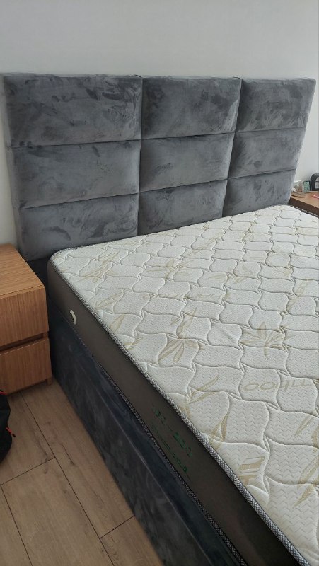 кровать с матрасом 2