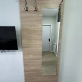 Кровать, тумбочки, шкаф, вешалка с зеркалом 9
