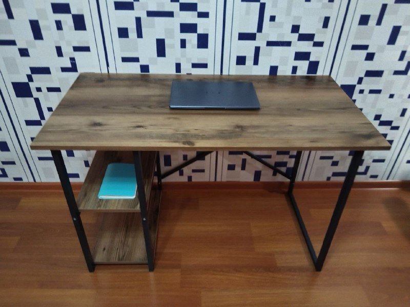 Офисный письменный стол Bofigo с полками 2