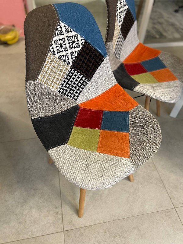 Два кресла, три стула 5