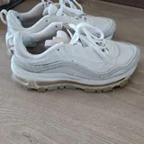 Кроссовки Nike и NB 5
