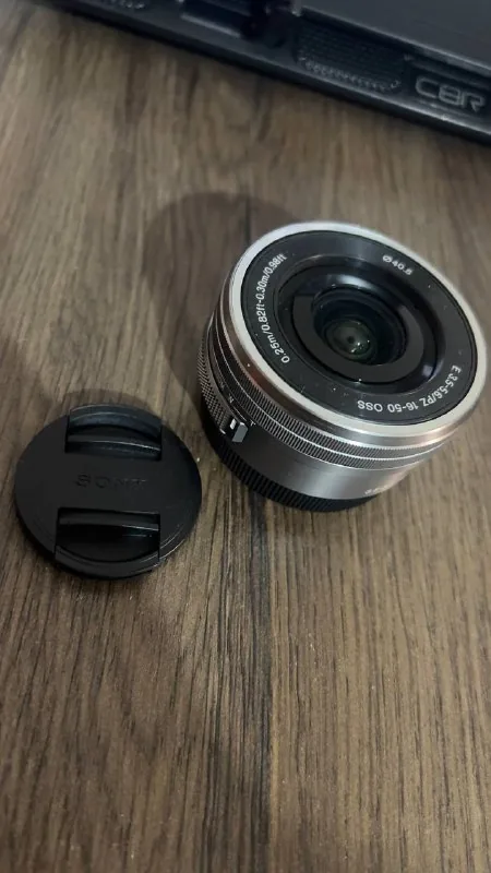 Объектив Sony ZV-E10 1