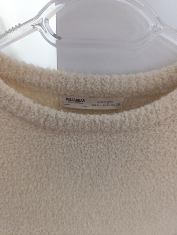 Укороченный свитер молочного цвета 2