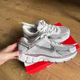 Nike Zoom Vomero 5 кроссовки 3